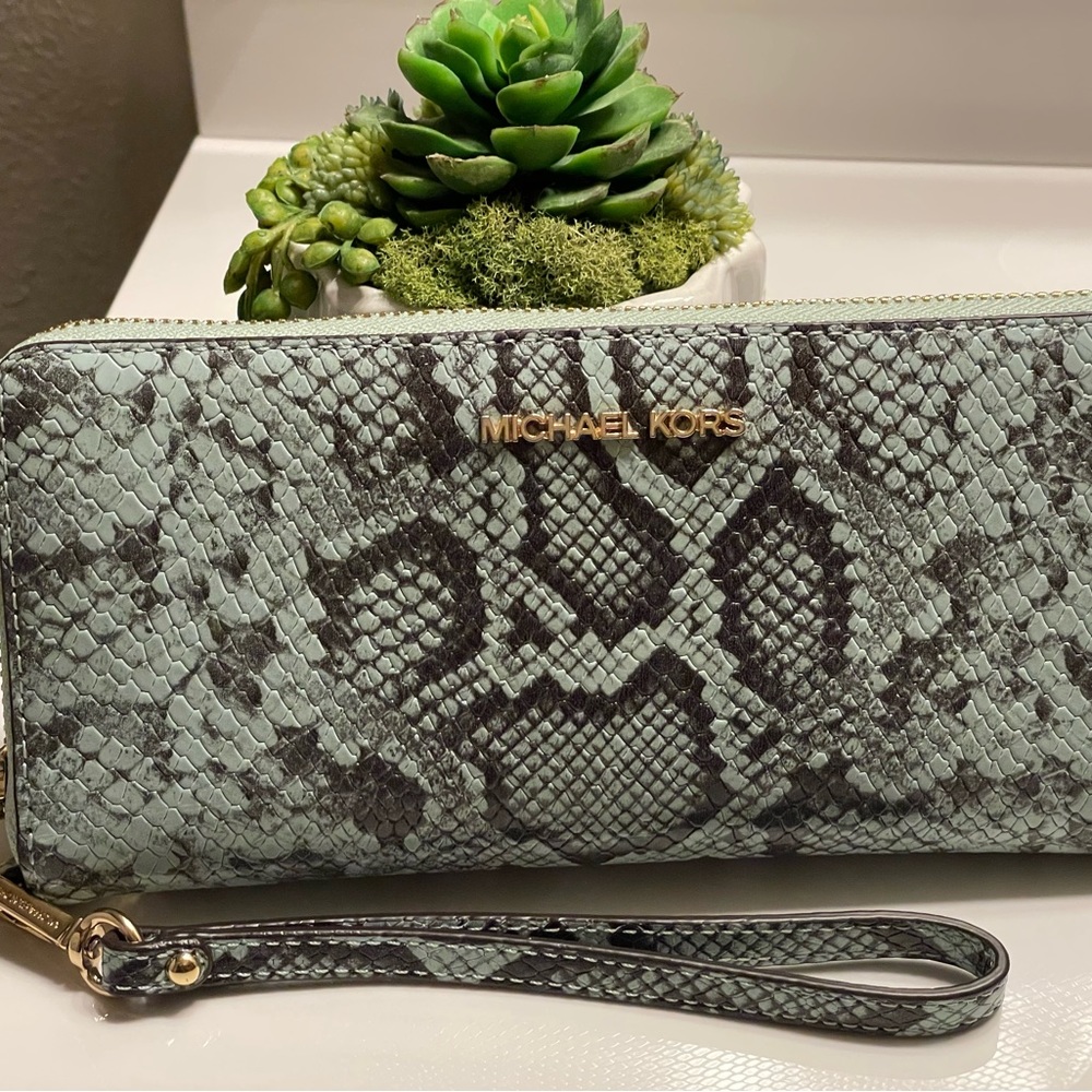 Michael Kors Large Wallet/Wristlet Jade Multi